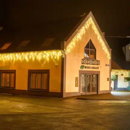 Connectable 192 LED triangle icicle lights warm white roofline display
