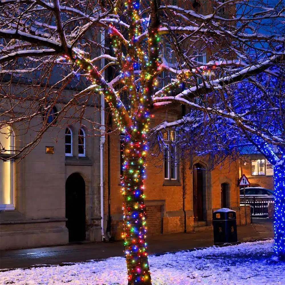 Connectable-multicolour-with-ice-white-flash-outdoor-Christmas-lights-tree-display Connectable multicolour with ice white flash LED outdoor Christmas lights tree display
